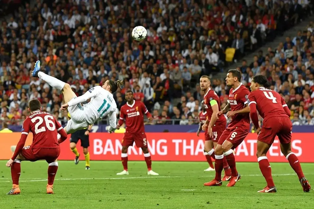 Gareth Bale lập siêu phẩm "xe đạp chổng ngược" trong chiến thắng 3-0 của Real Madrid trước Liverpool ở chung kết Champions League năm 2018 (Ảnh: Getty).
